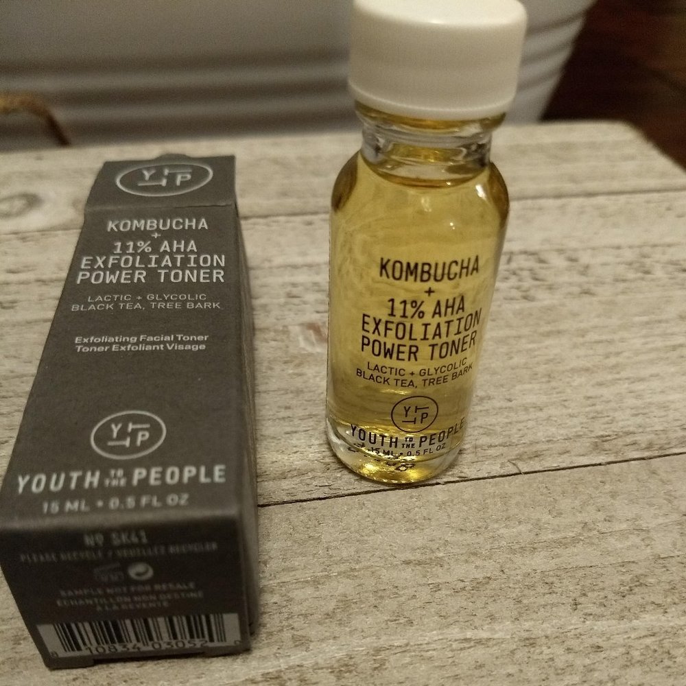 Kombucha + 11% AHA Exfoliation Power Toner